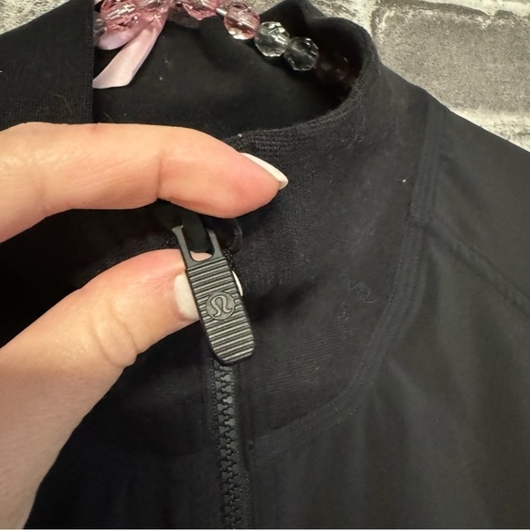 Lululemon All Roads 1/2 Zip jacket pullover Black pockets - Picture 4 of 12